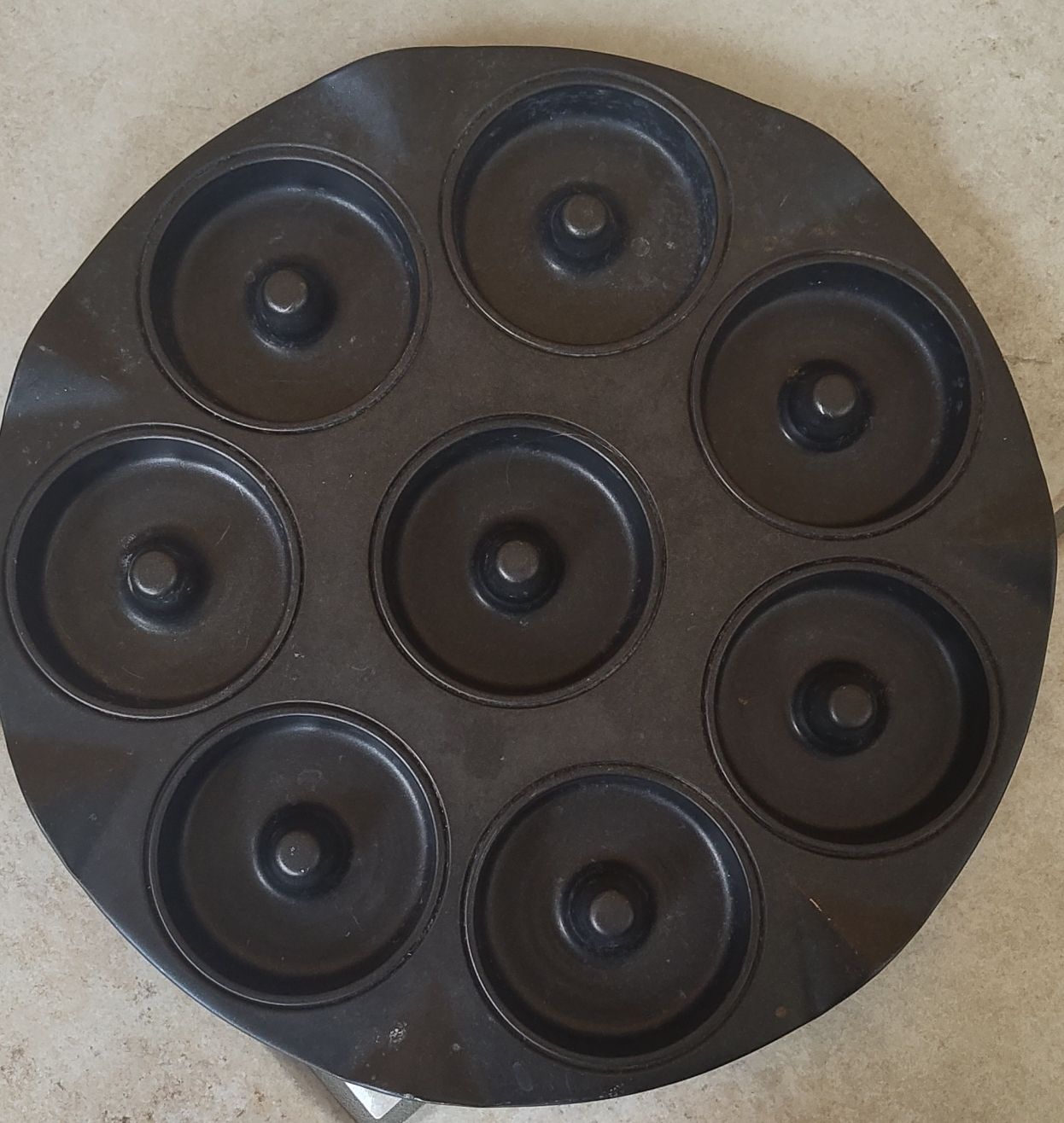 Teglie da forno: Küche / Donut Blech / 8 Donuts / Apfelküchlein – Usato da Schänis venduto da Second_Life_