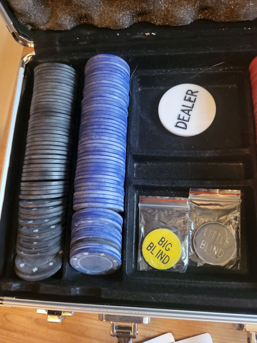 Giochi: Cooles Pokerspiel in Alukoffer – Usato da Guggisberg venduto da Aegertenlehn 3