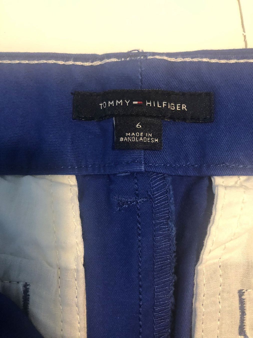 Tommy Hilfiger Pantaloni: Tommy Hilfiger Hose königblau short – Usato da Pfaffhausen venduto da Klaras_second_hand 2