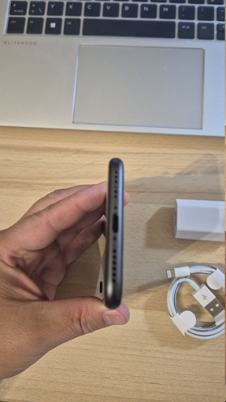 Apple Handys / Smartphones: iPhone 8 64GB Space Gray 3016 Akku bei 98% – Gebraucht aus Münchenbuchsee von MV_Solutions 5