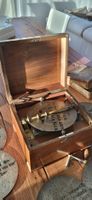Antike Mira Platten-Spieldose/Orgel mit 12 Platten