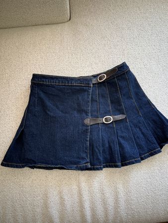 Demi Skirt size Xs or S