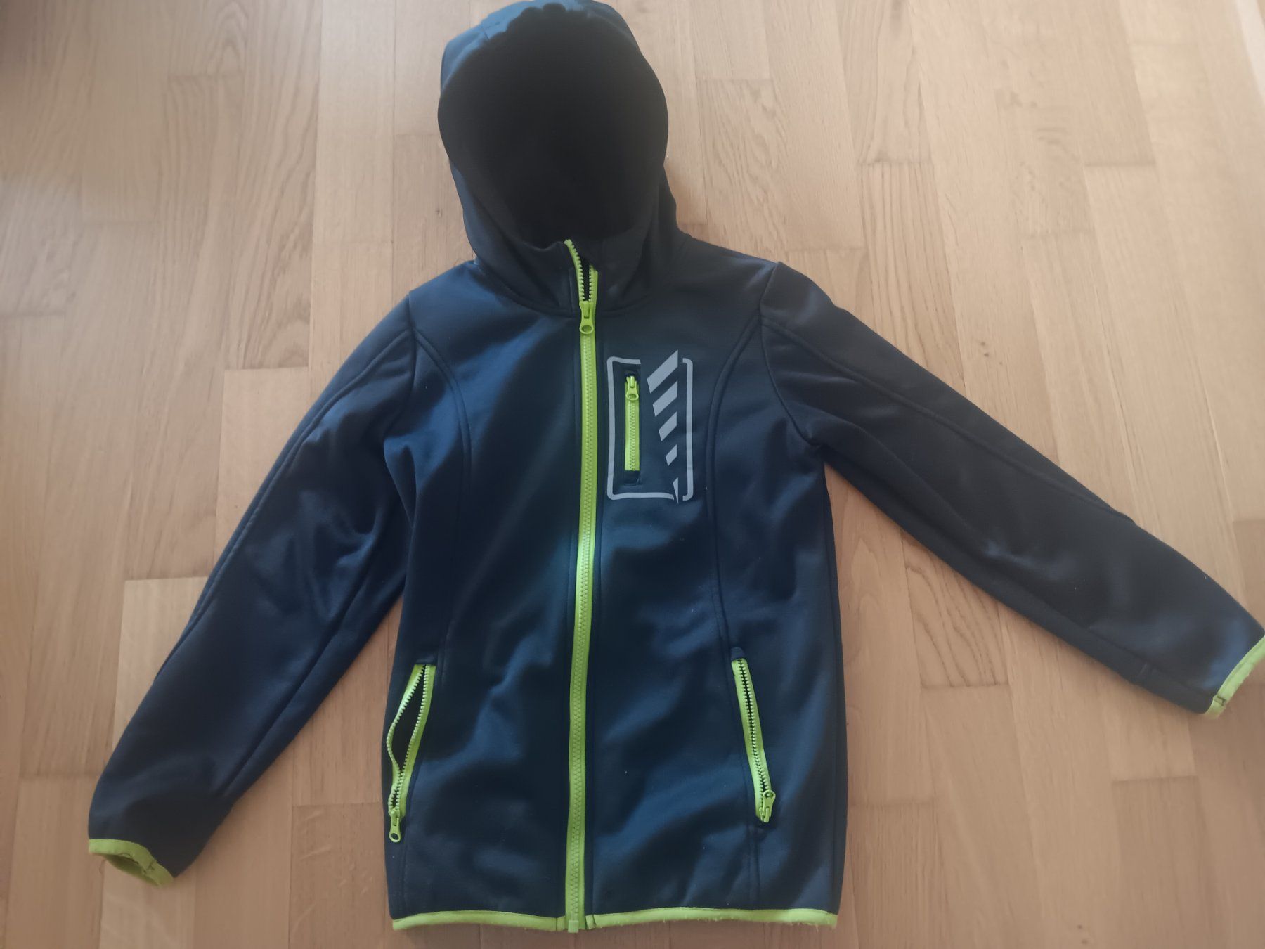 Giacche & Cappotti: Kinder softshell Jacke,Gr.134/140 – Usato da aarburg venduto da macacito