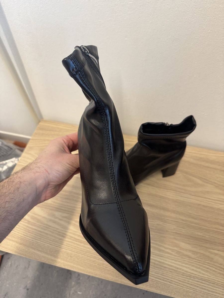 Damenschuhe: Damen High Heel Boots Schwarz Spitze Gr. 39 – Neu und originalverpackt aus Effretikon von rus_2l2p 3