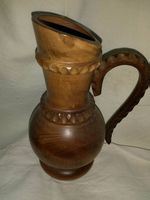 Carafe Vintage Sculptée à la Main en Bois