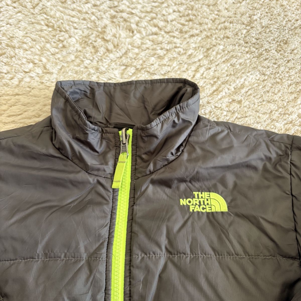 North Face Giacche & Cappotti: Doudoune The North Face grise Garçon - Taille M – Nuovo (secondo la descrizione) da Neuchâtel venduto da aliceguins 2