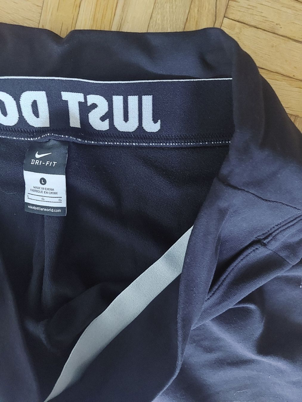 Nike Pantaloni: Hose L Nike  – Nuovo (secondo la descrizione) da Rosshäusern venduto da ter_z9gp 1