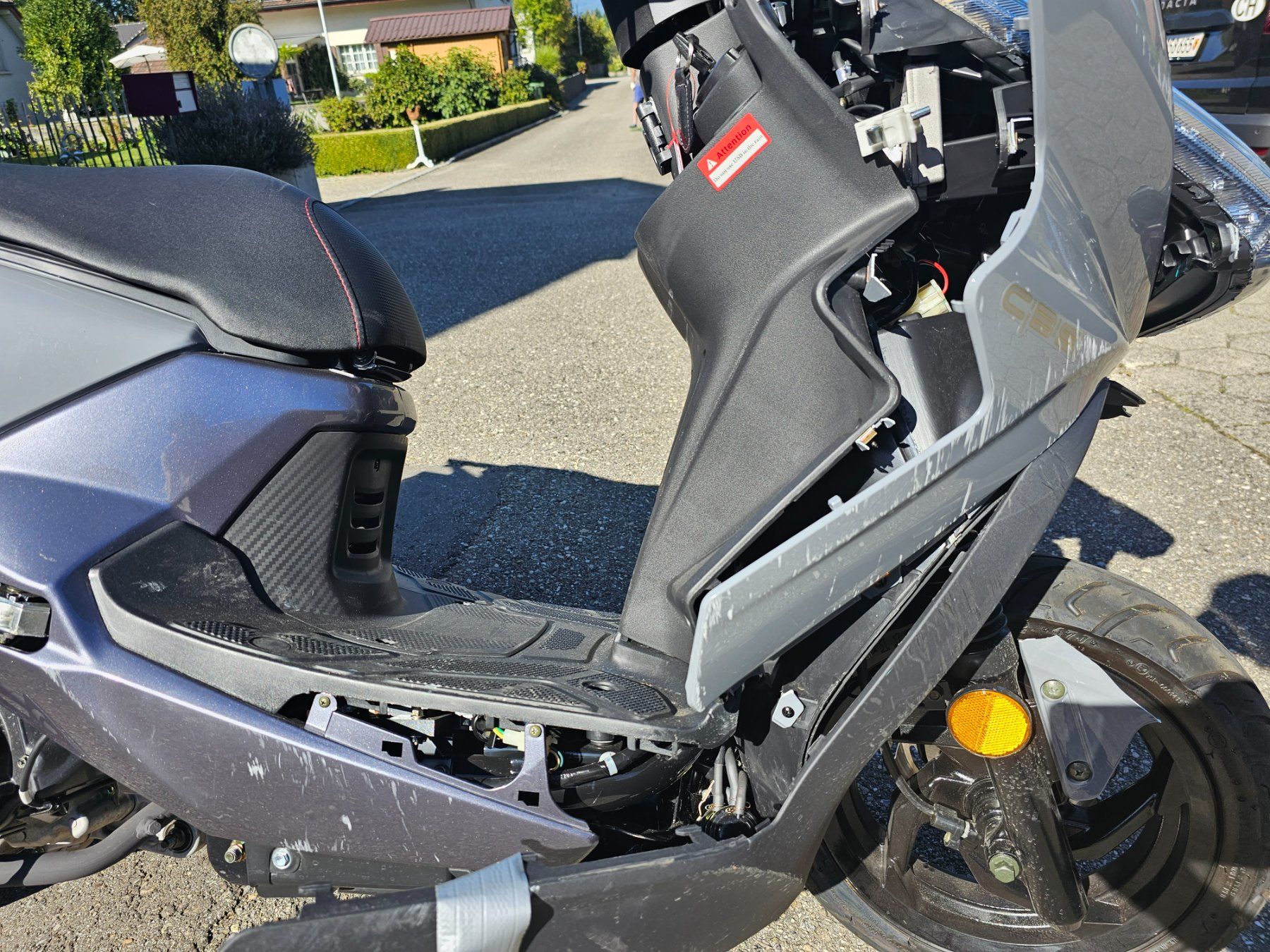 Sym Scooters: Ab 1chf Sym FNX 125 Bj08.2023 – Defekt aus Wynau von  6