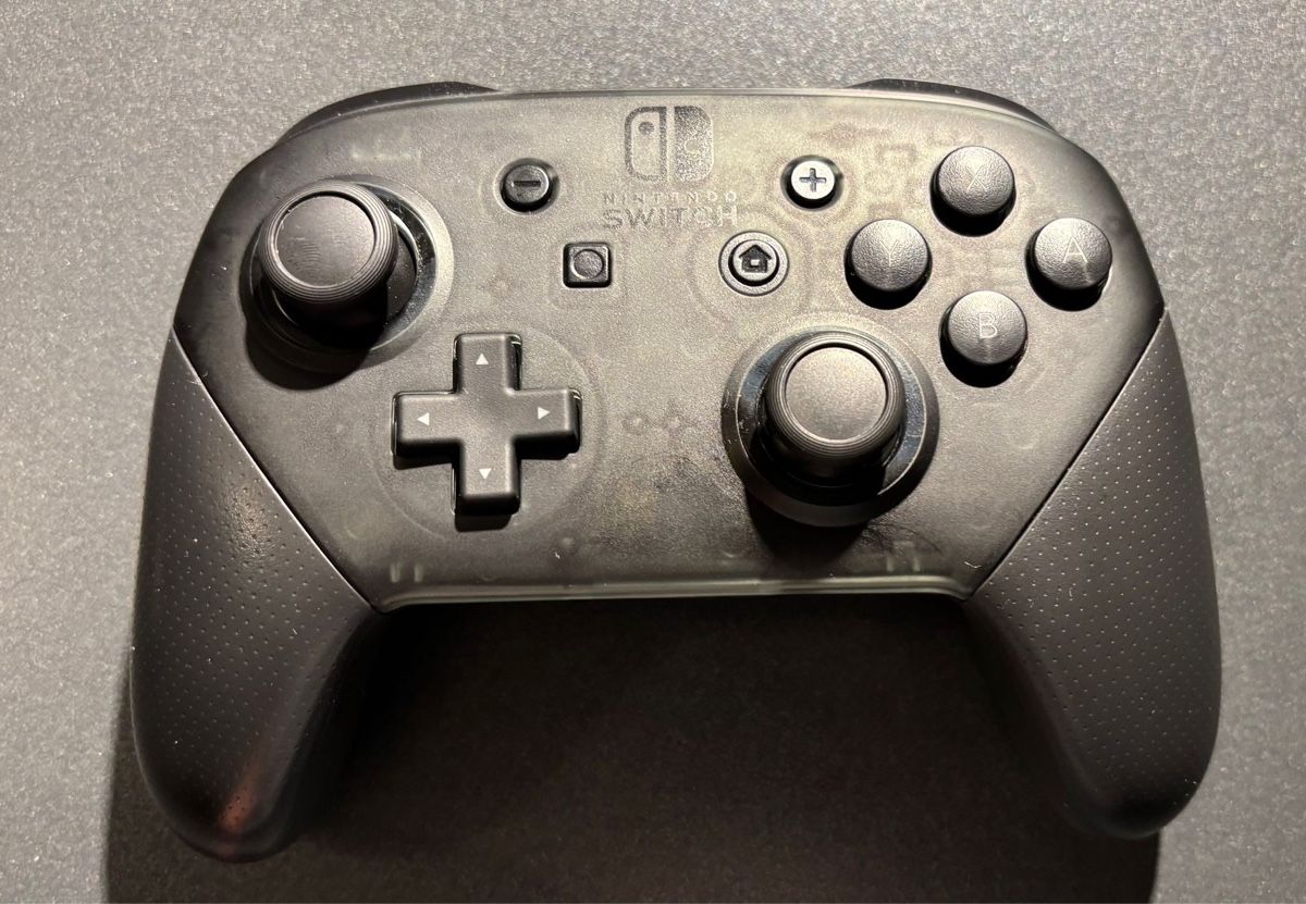 Nintendo Console: Nintendo Switch Konsole mit Zubehör – Nuovo (secondo la descrizione) da Laufen venduto da Gwitterchischte 8