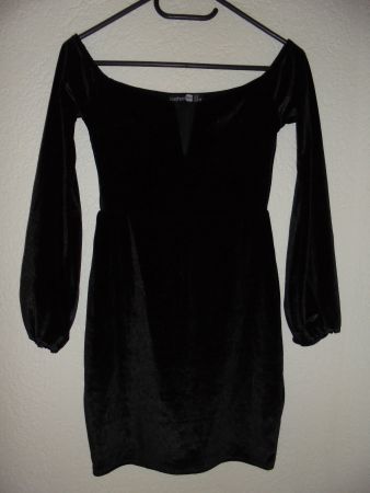 KLEINES SCHWARZES VON BOOHOO NIGHT GR. 36