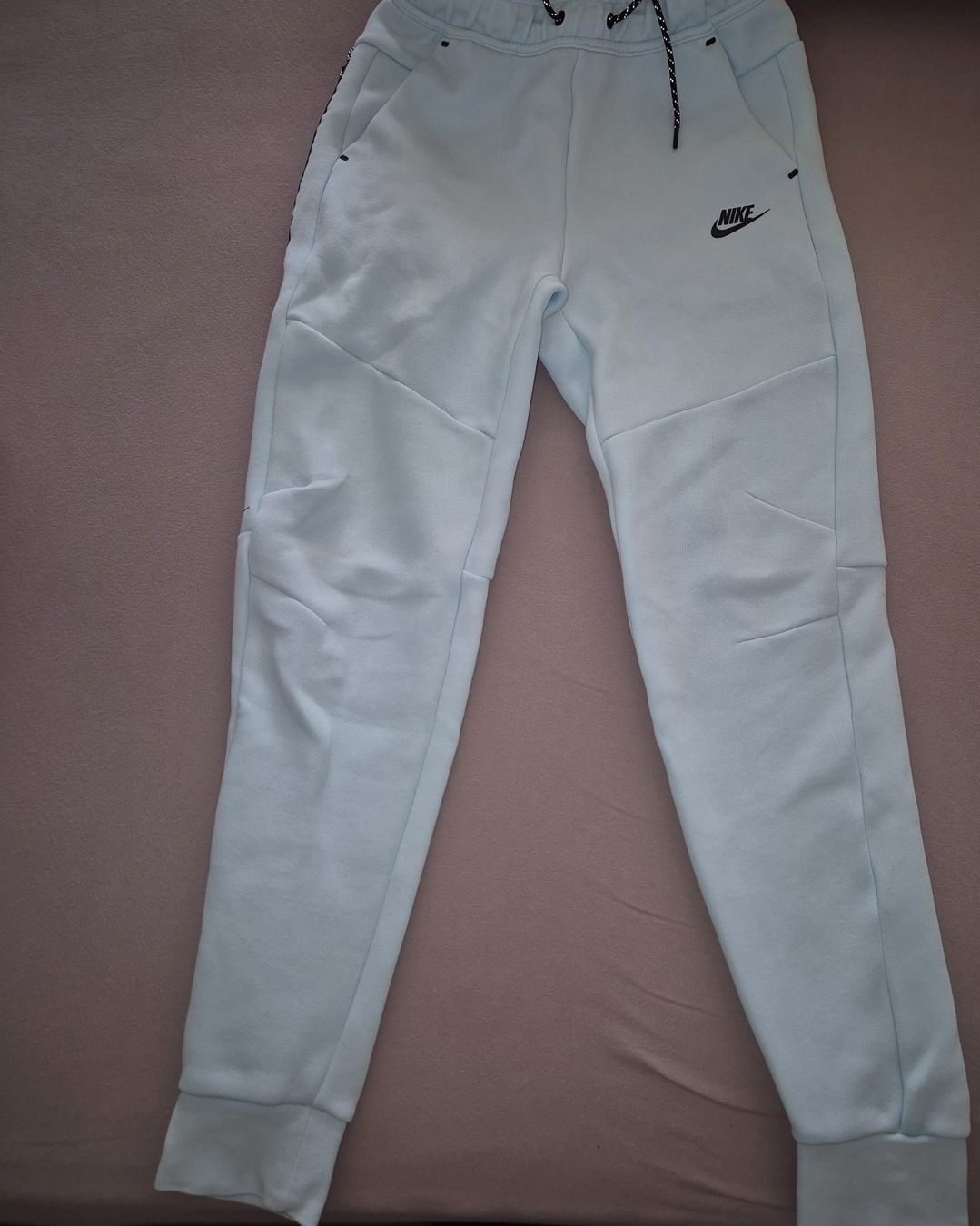 Nike Lotti di vestiti: Nike Tech Fleece Trainingsanzug – Usato da Luzern venduto da Yel_low 4