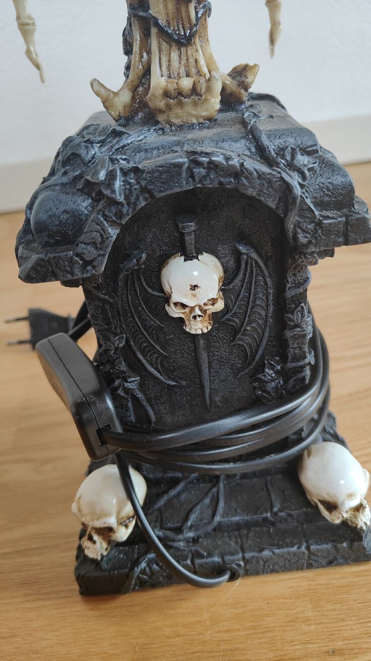 Lampade: Totenkopflampe – Usato da Lausen venduto da ramonaa.h 4