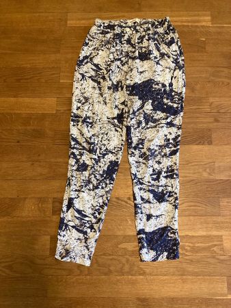 Coole Sommerhose mit speziellem Muster, Grösse M, neuwertig