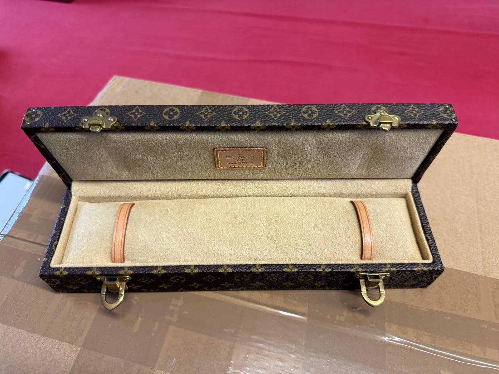 Louis Vuitton Uhrenboxen: Louis Vuitton Armbanduhrenetui 25cm – Gebraucht aus Bubikon von Mtr1608 5
