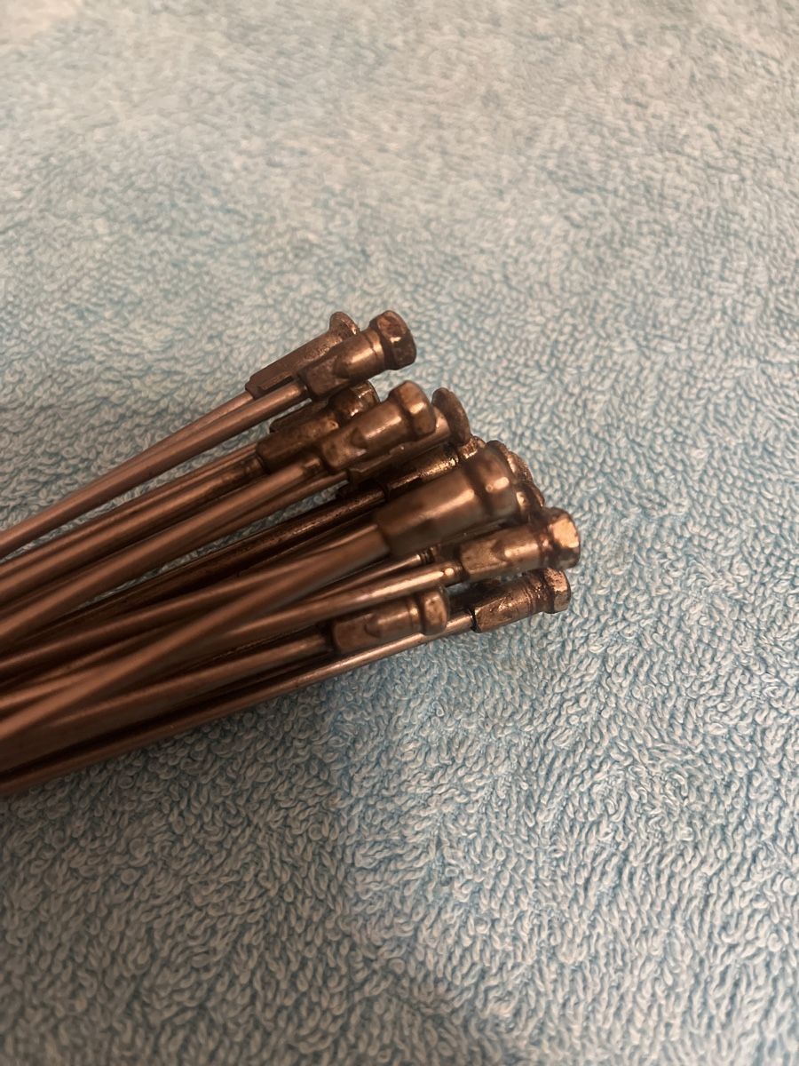 Parti ricambio per ciclomotori: Speichen länge 190mm Durchmesser 2.5mm – Usato da Fahrni b. Thun venduto da Bergers_occasionen 2