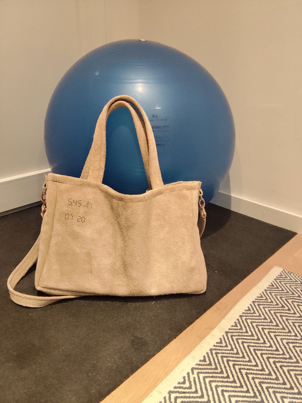Borse da donna: Wildleder Handtasche, Beige - Einzigartiges Design! – Nuovo (secondo la descrizione) da Bellikon venduto da MellonCollieMitTwint 4