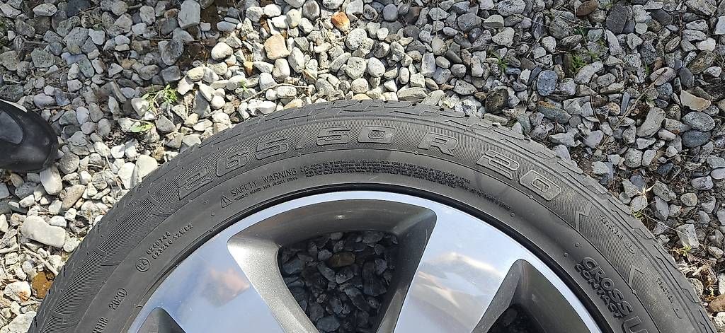 Continental Pneumatici & Ruote complete: A vendre 4 roues complètes 265/50R20 – Usato da Vercorin venduto da zickme 3