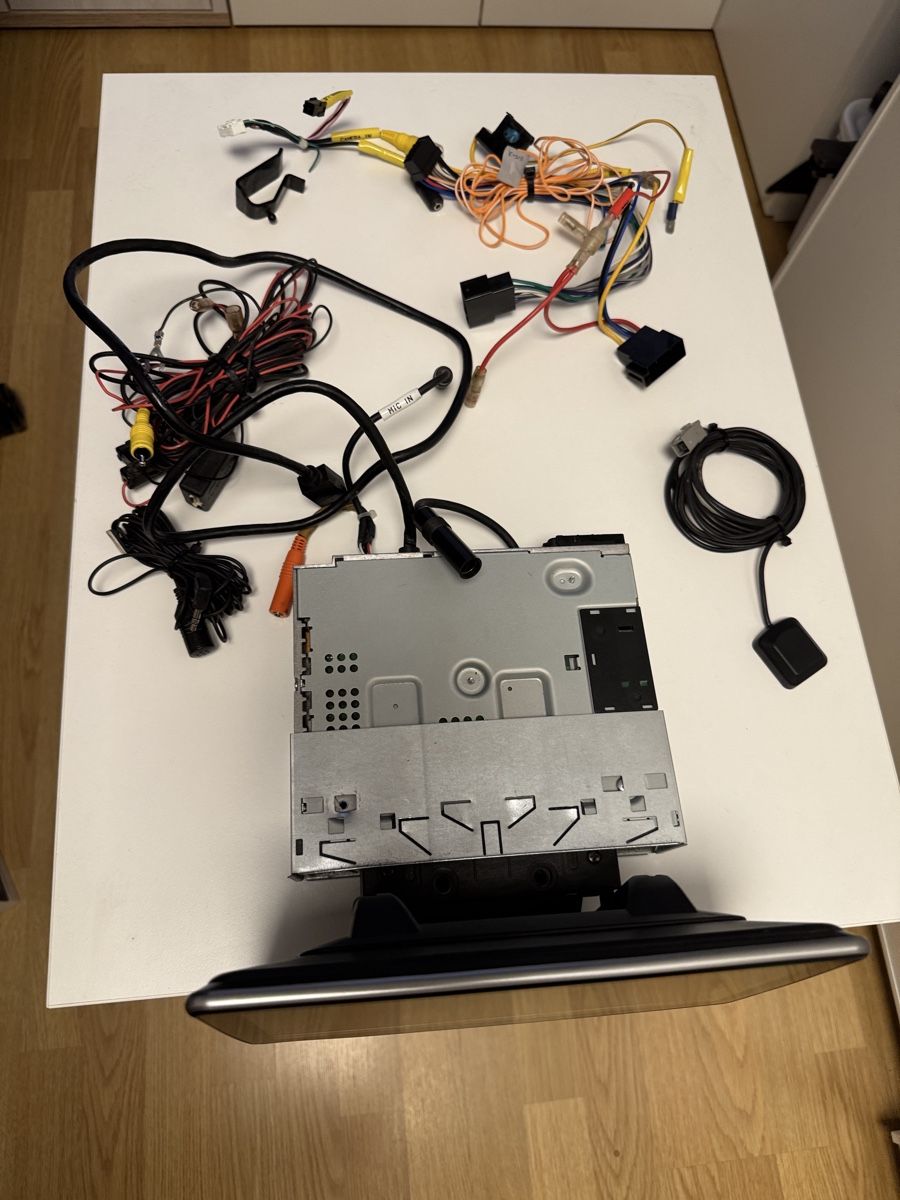 Alpine Radio: Alpine 1-Din Autoradio – Usato da Hittnau venduto da Bgobeli 1