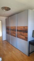 Schwebetürenschrank; sehr guter Zustand