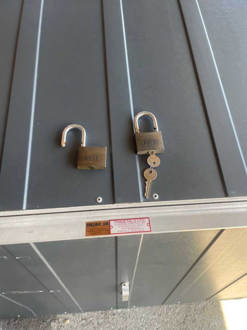 Truhen: Box de rangement extérieur en métal – Gebraucht aus Monts-de-Corsier von mol_tf27 6