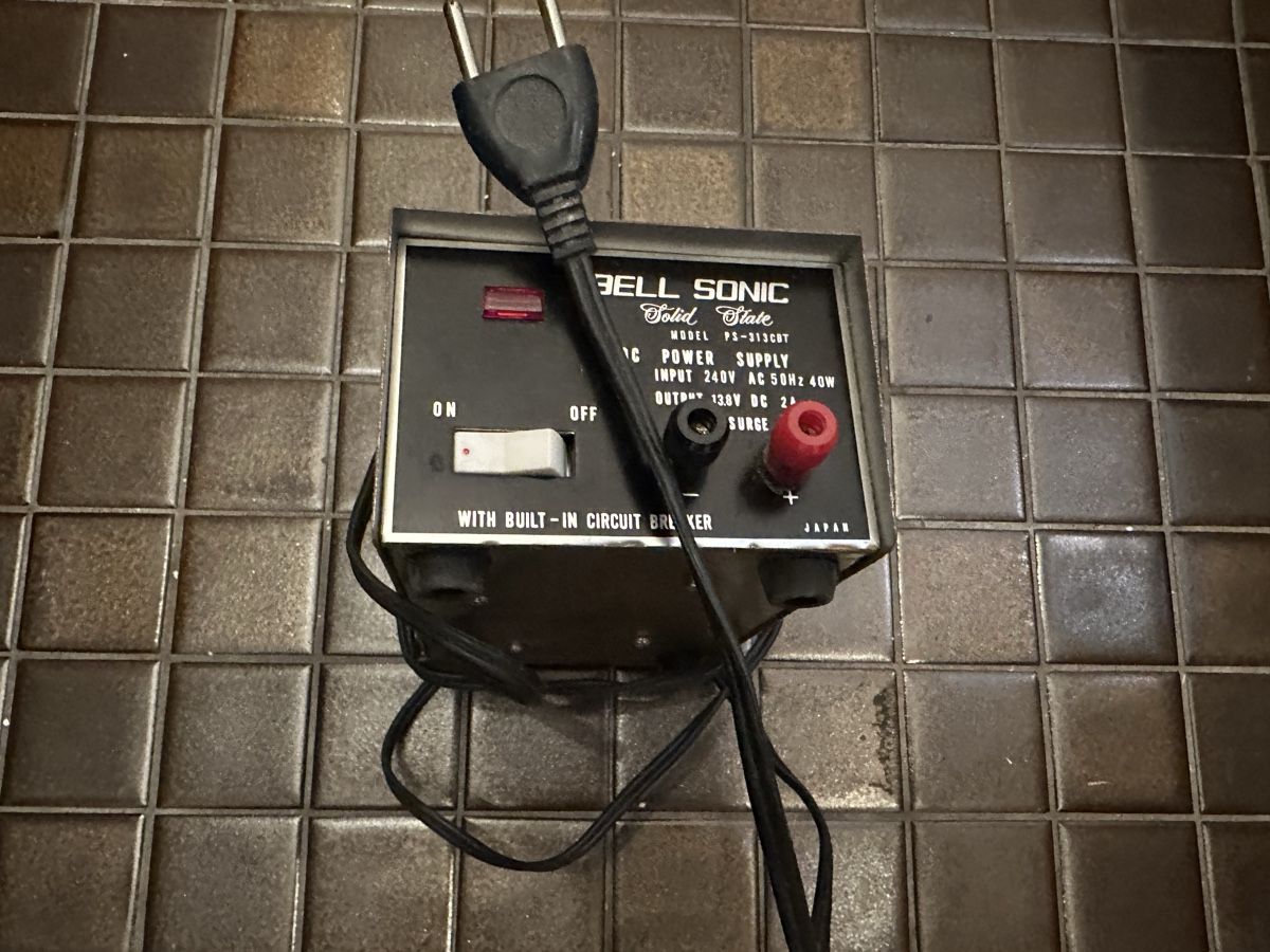Componenti elettronici: Netzgerät 230/ 12 V – Usato da Oberengstringen venduto da Affeier0 2