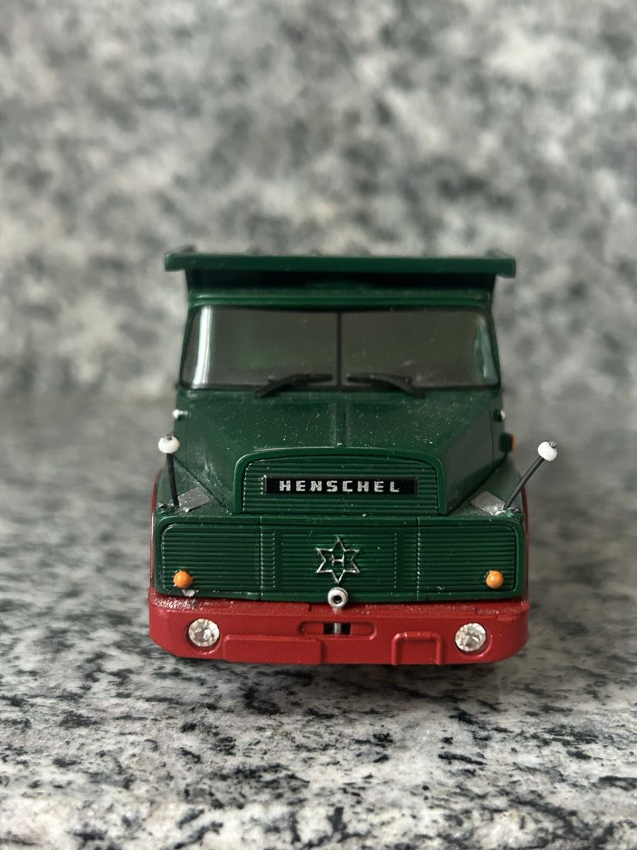 Kits de montage: Henschel Kipper, 1:50  – D'occasion à Horw par Tigercat635 1