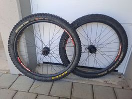 DT Swiss Enduro Laufradsatz - 26 Zoll - VR: 20x110 mm