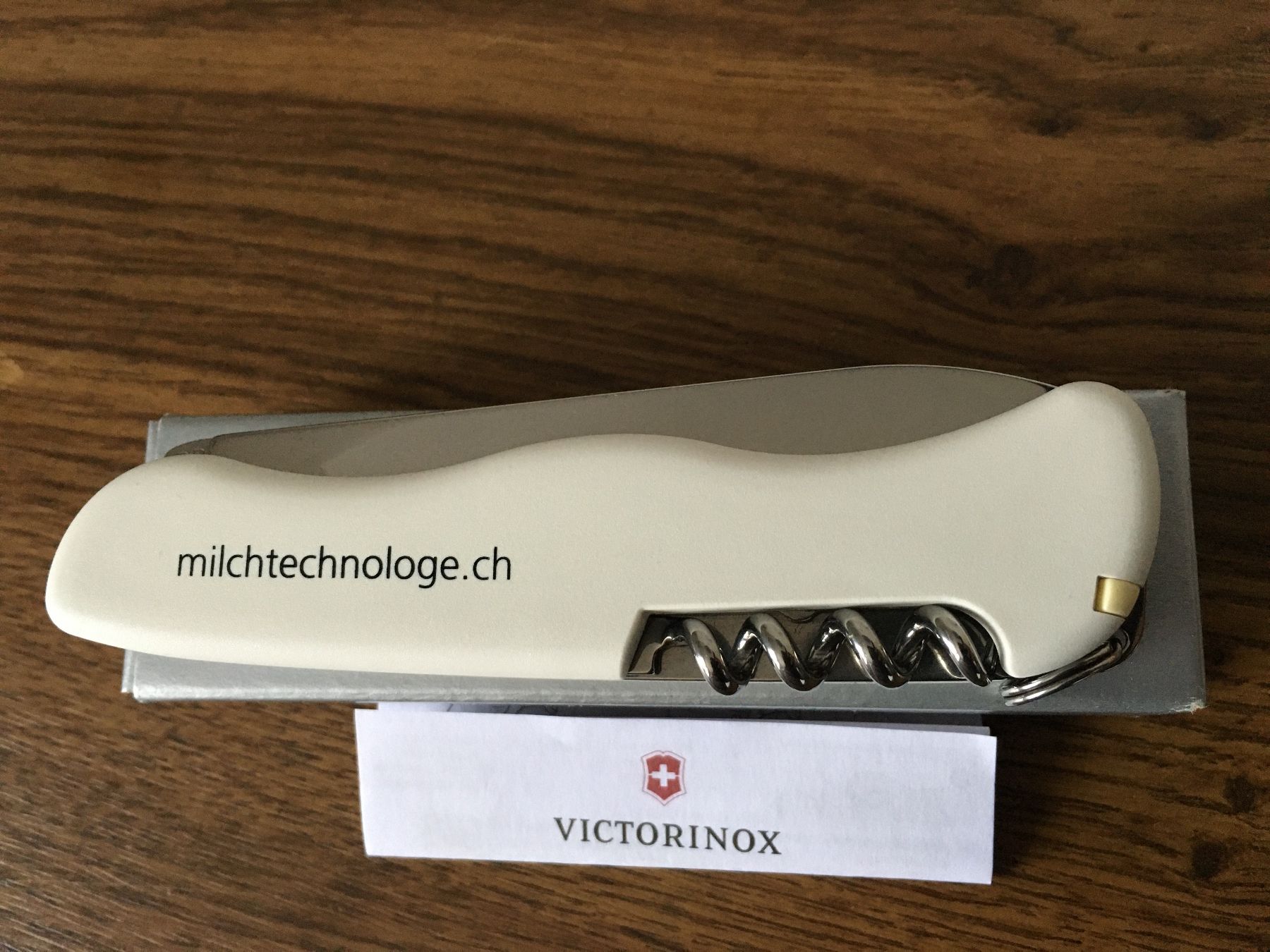 Victorinox Taschenmesser: VICTORINOX - Schweizer Käsemesser - MILCHtechnologe/in – Neu und originalverpackt aus Andwil SG von Rainboli 9