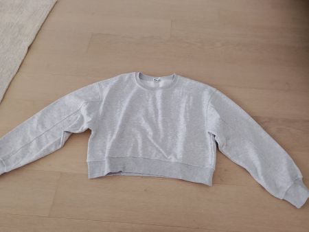 Grauer Sweater Grösse L "Famous" -Trend 💥Neuwertig