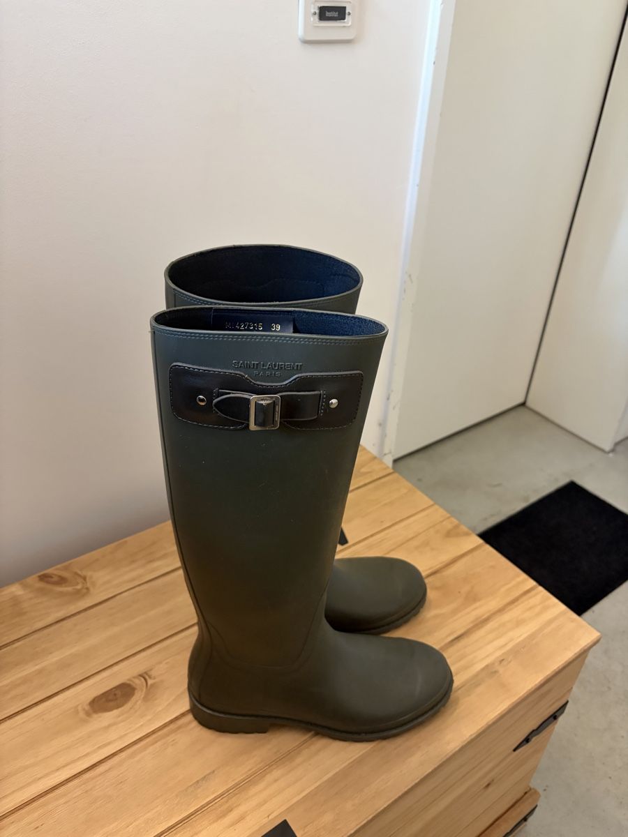 Saint Laurent Scarpe da donna: Saint Laurent Olive Green Rain boots , size 39 – Usato da Zürich venduto da Sonikasantos 3