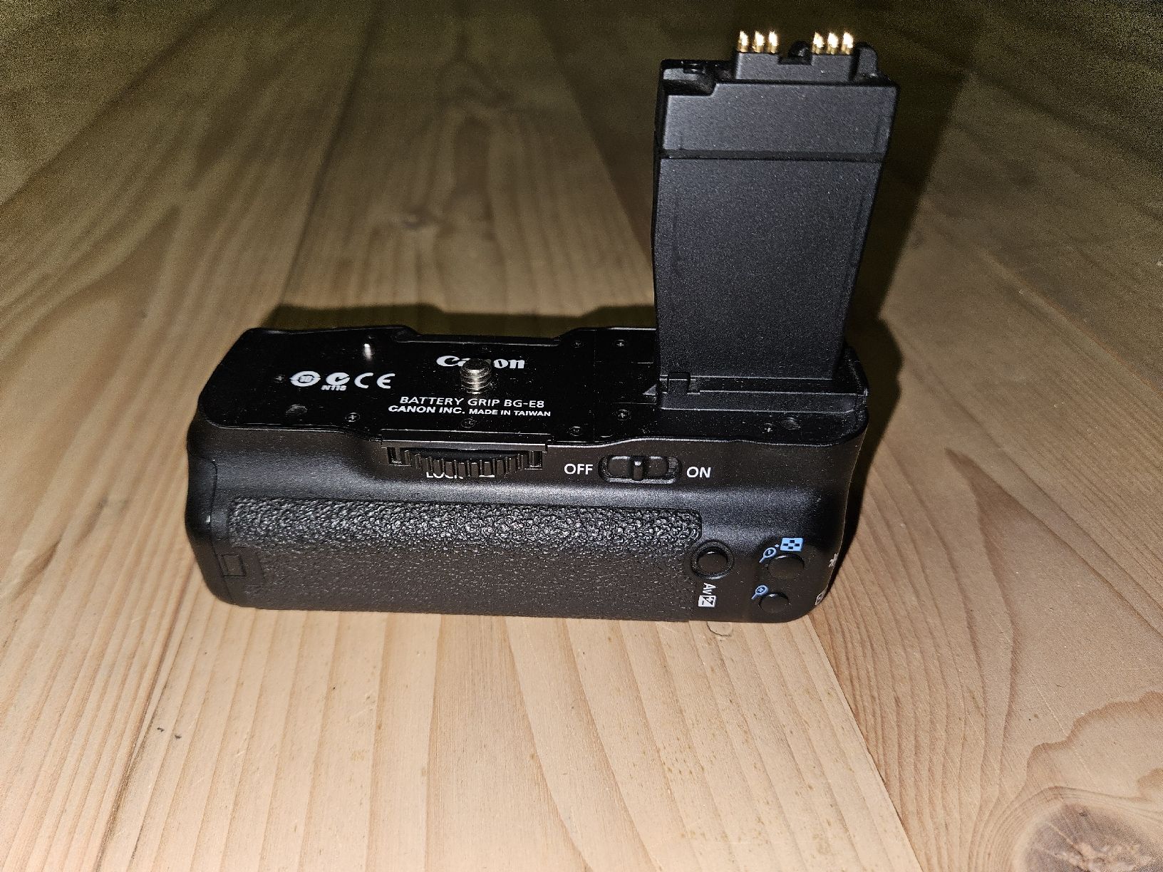 Batterie: Canon BG-E8 Batteriegriff - Gebraucht – Usato da Langenthal venduto da Ro_Gie 1
