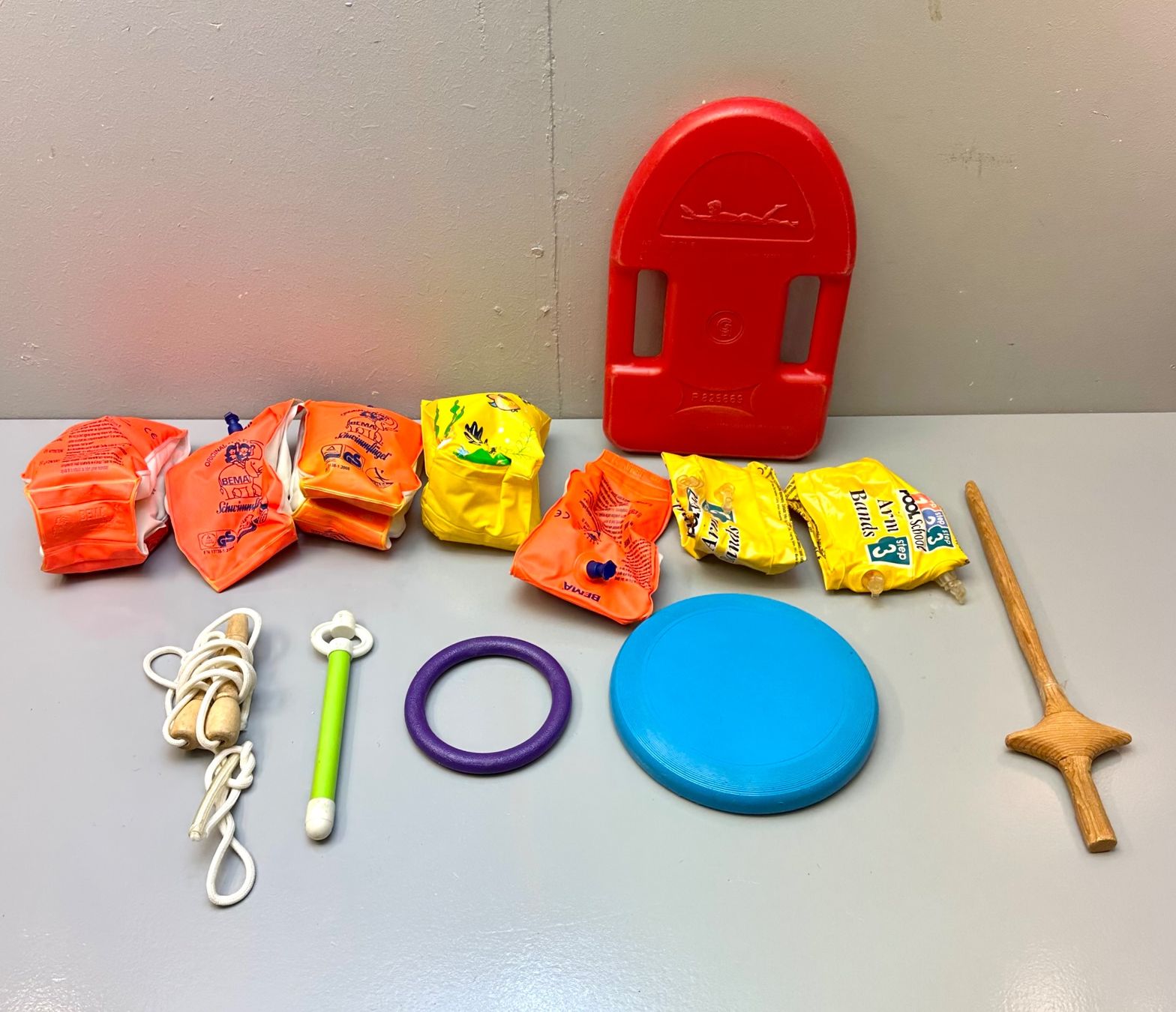 Schwimmringe: KINDER BADEHILFE UND ANDERES AB 1.- !!! – Gebraucht aus Zürich von NIKI777