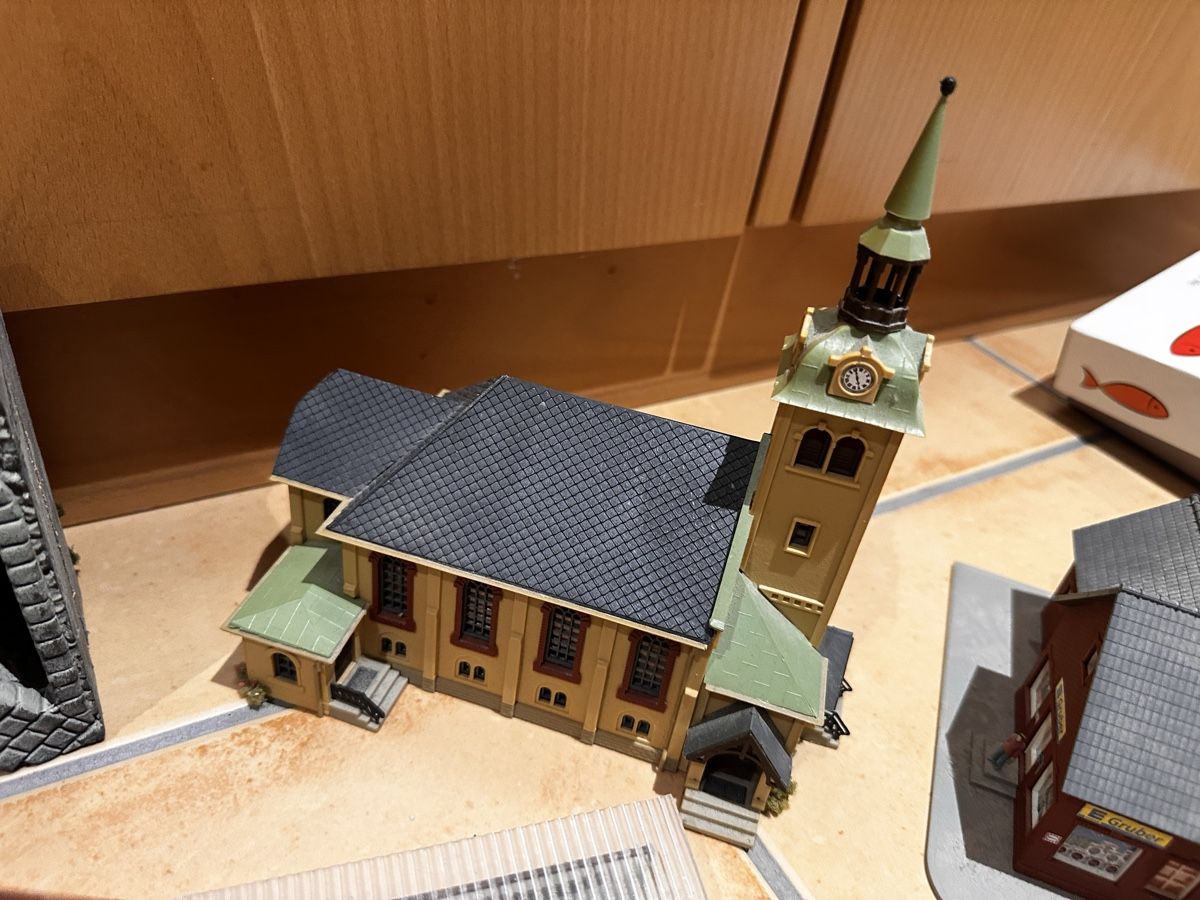 Modellini di ferrovie: Sehr schöne H0 Häuser, Kirche usw. ab 19.- – Usato da Sennwald venduto da HARO-Import 4