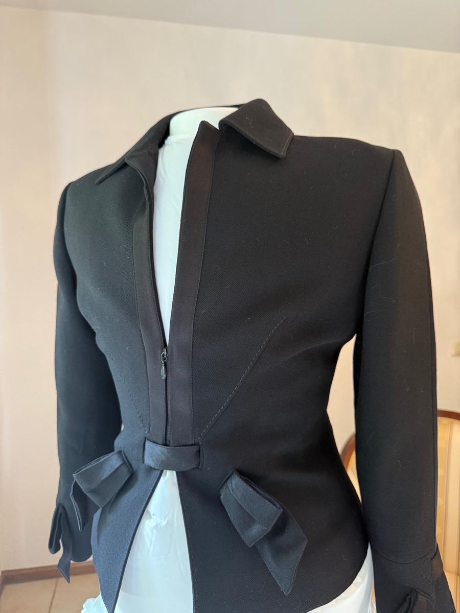 Valentino Jacken: Valentino Jacke, schwarz, Gr. 48. Neue – Neu (gemäss Beschreibung) aus Wangen ZH von tel_gxb5 1