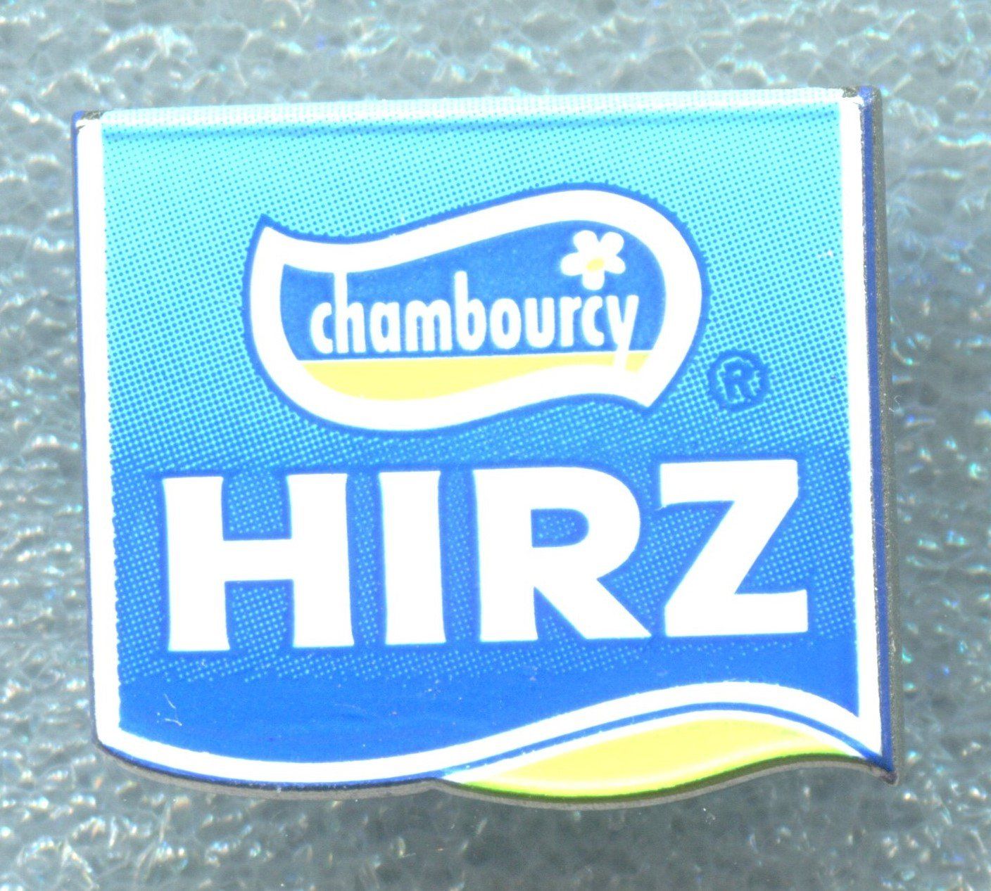 Plaketten & Abzeichen: HIRZ  chambourcy – Gebraucht aus Winterthur von Sammleroase