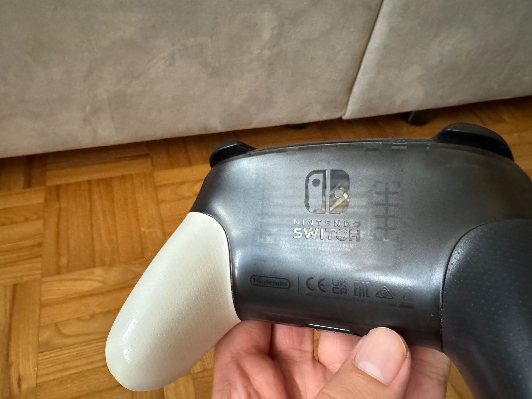 Nintendo Controller: Nintendo Switch Pro Controller Zelda Edition – Usato da Aadorf venduto da putzfeeconylinde888 5