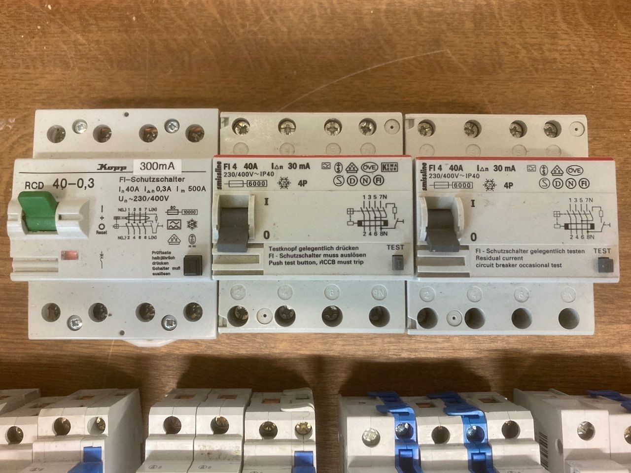 Componenti elettronici: 1 Loos FI + LS Sicherungen – Usato da Liedertswil venduto da ELRITS 1