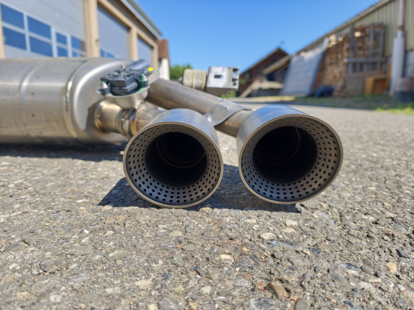 Volkswagen Sistemi di scarico: VW Golf 8 R Abgasanlage Akrapovic – Usato da seon venduto da Betttuner 1