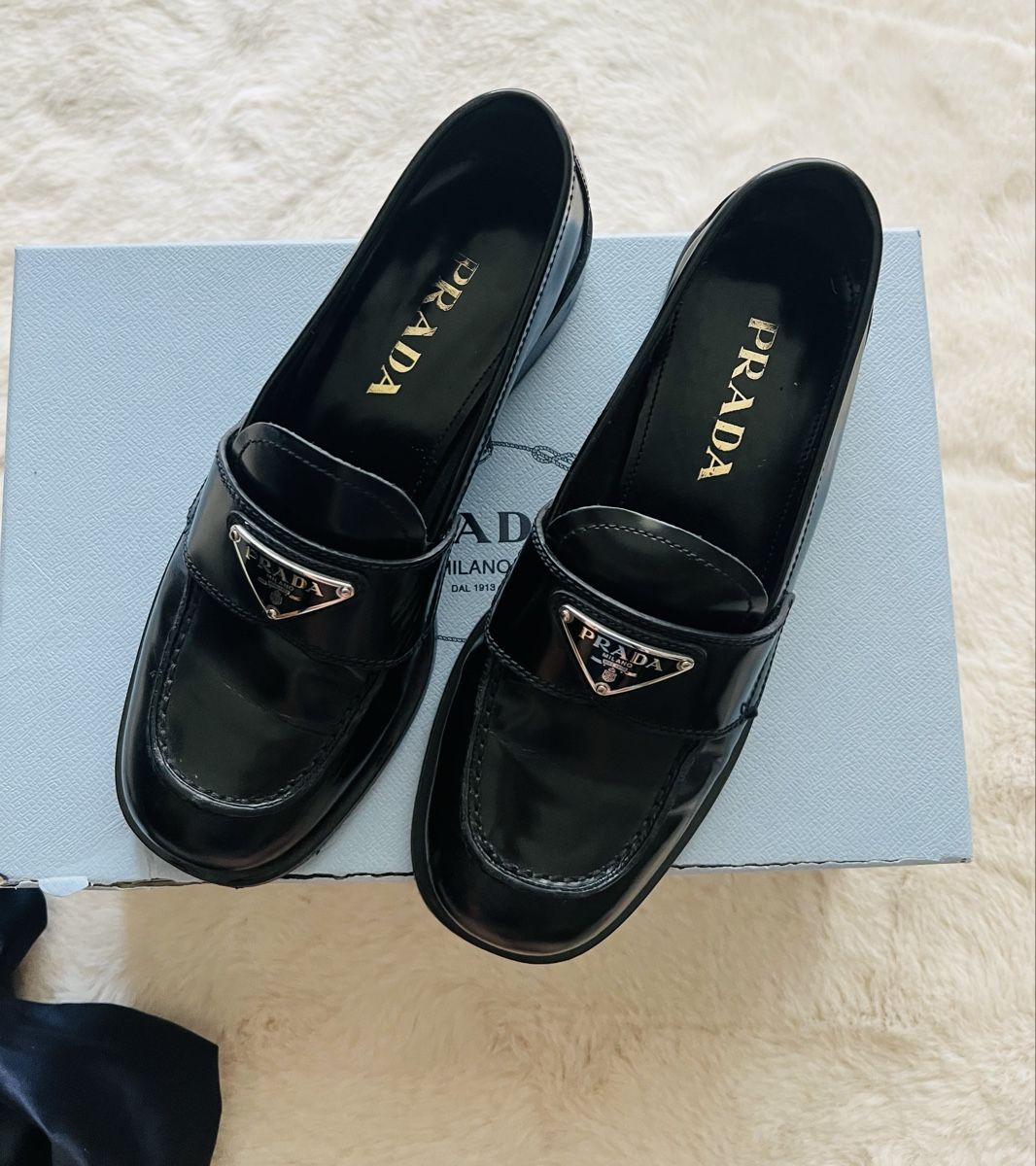 Prada Herrenschuhe: Loafers Prada taille 36 – Gebraucht aus Lausanne von Christinaki
