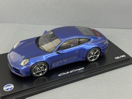 Porsche 911 992.2 Carrera T Club blau Dealer Spark 1:18