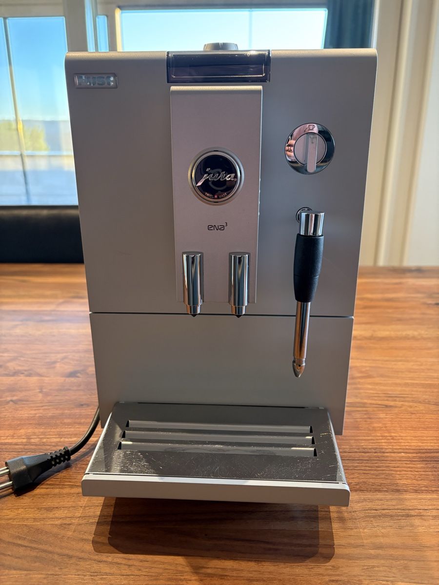 Jura Kaffeemaschinen & Espressomaschinen: Kaffeemaschine Jura ena3 – Gebraucht aus Ottenbach von rah_5nql