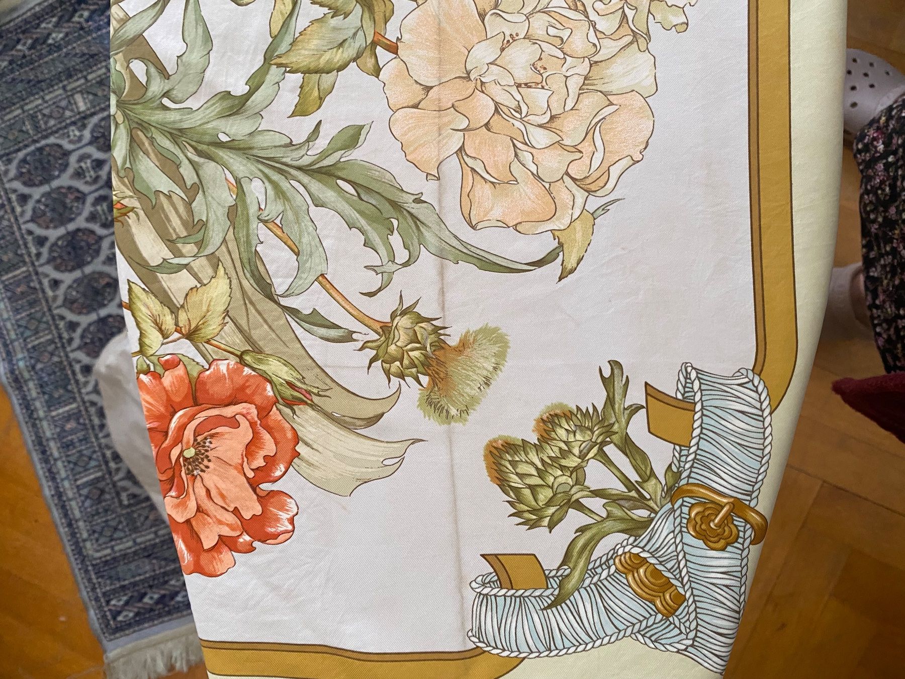 Hermès Foulards & écharpes: HERMES – D'occasion à Fribourg par Evita9Vintage 6