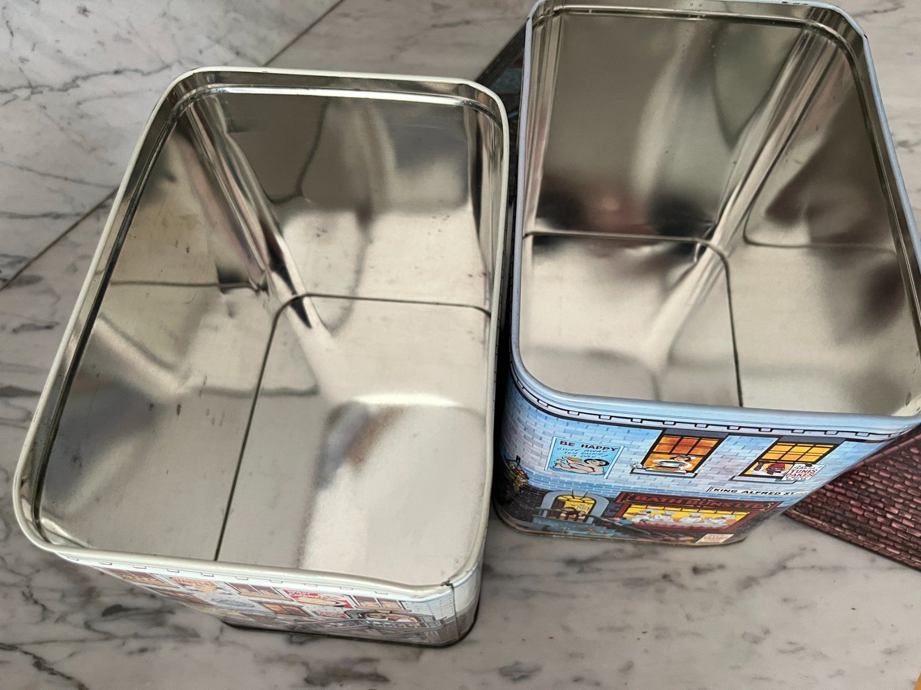 Altro in Decorazioni & Accessori: 2 Blechdosen Häuser gross – Usato da Lützelflüh-Goldb venduto da Fresu8 4