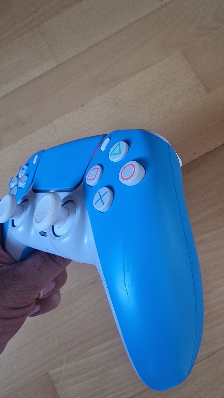 Sony Controller: Playstation 5 Controller Custom – Usato da Nyon venduto da PMargarido 2
