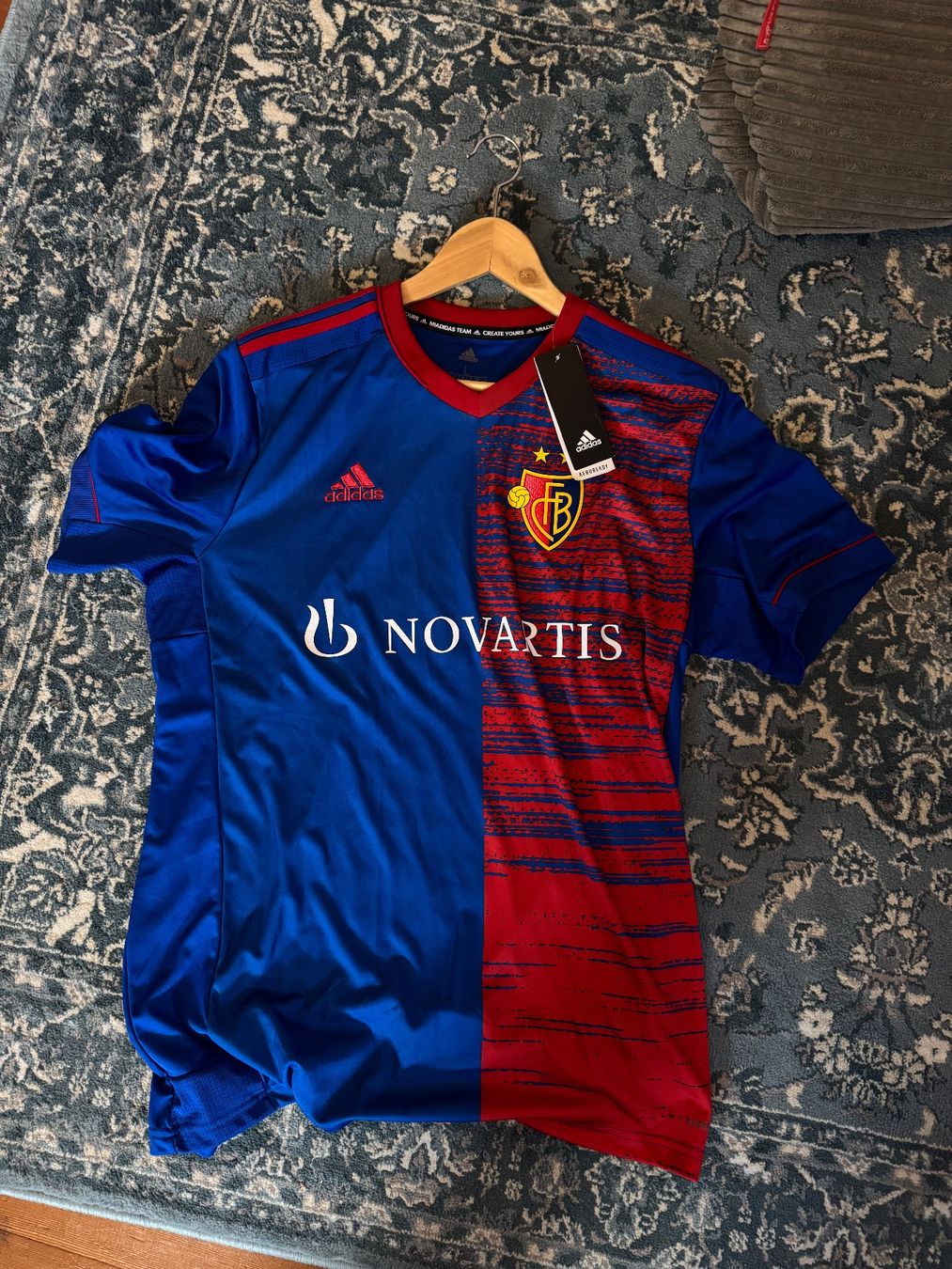 Adidas Leibchen & Hosen: Fc Basel Trikot 2020-2022 – Neu (gemäss Beschreibung) aus Maisprach von gra_sy2x