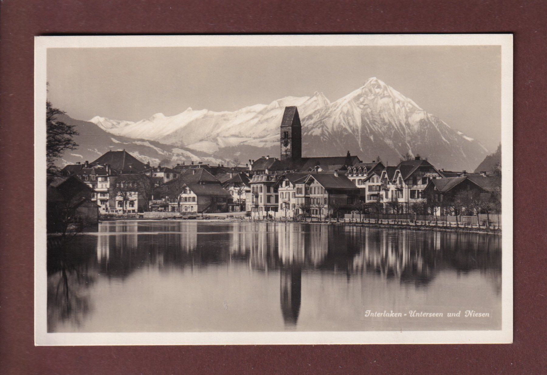 Cartoline postali: INTERLAKEN - Unterseen - Niesen – Usato da Pully venduto da nicecards