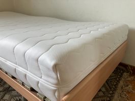 Qualitäts Matratze 90cm, nagelneuer Bezug, Top Zustand