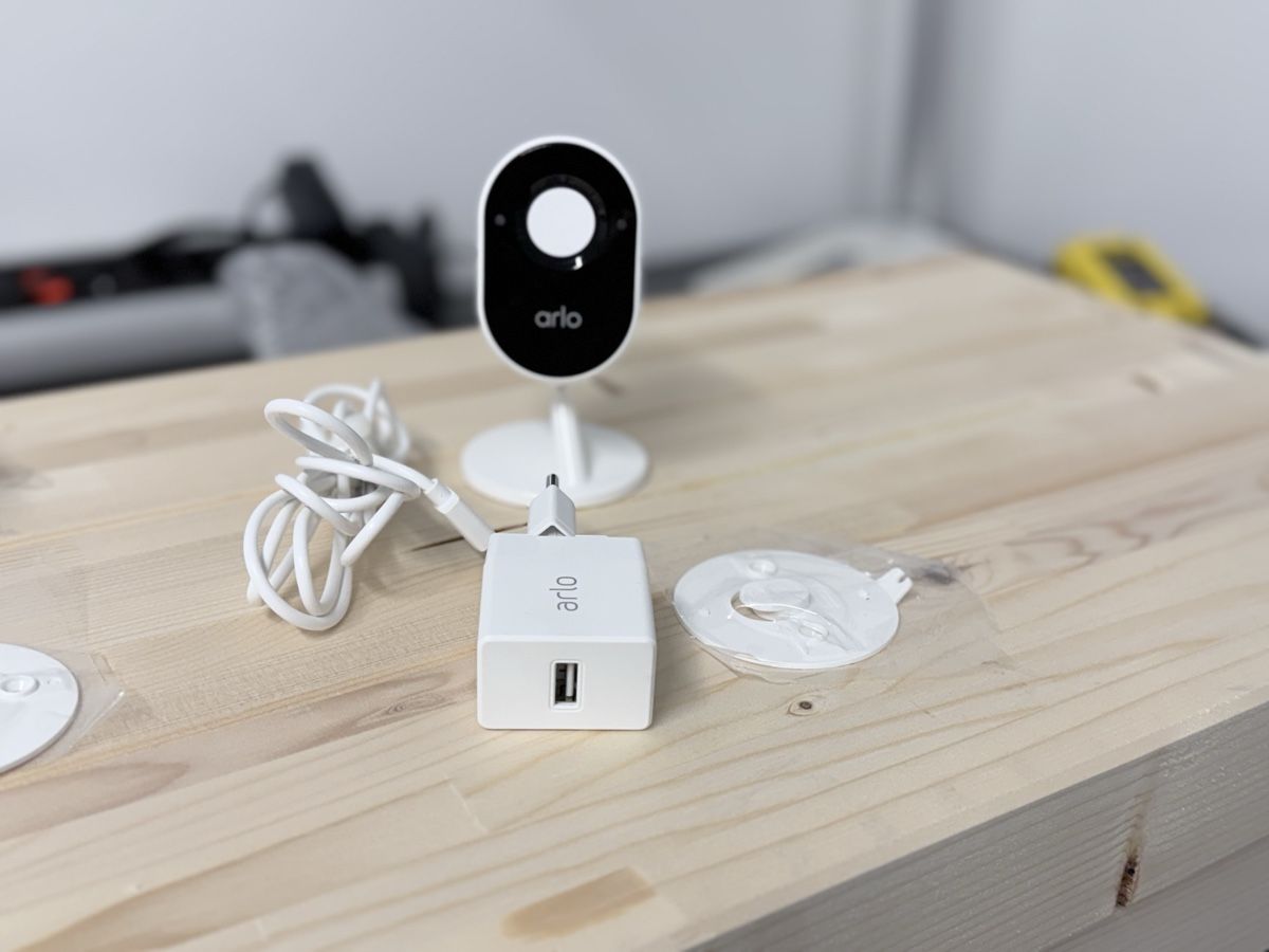 Arlo Sistemi d'allarme: 3× Arlo Essential Indoor Kameras zu – Usato da Stettfurt venduto da Harley2717 2