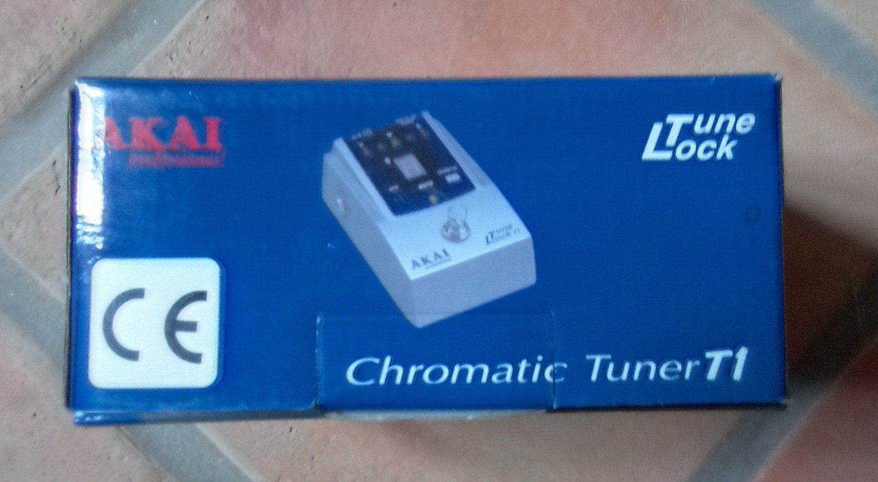 Strumenti musicali: AKAI TUNE LOCK T1 TUNER PEDAL – Usato da Bad Zurzach venduto da BG1 2