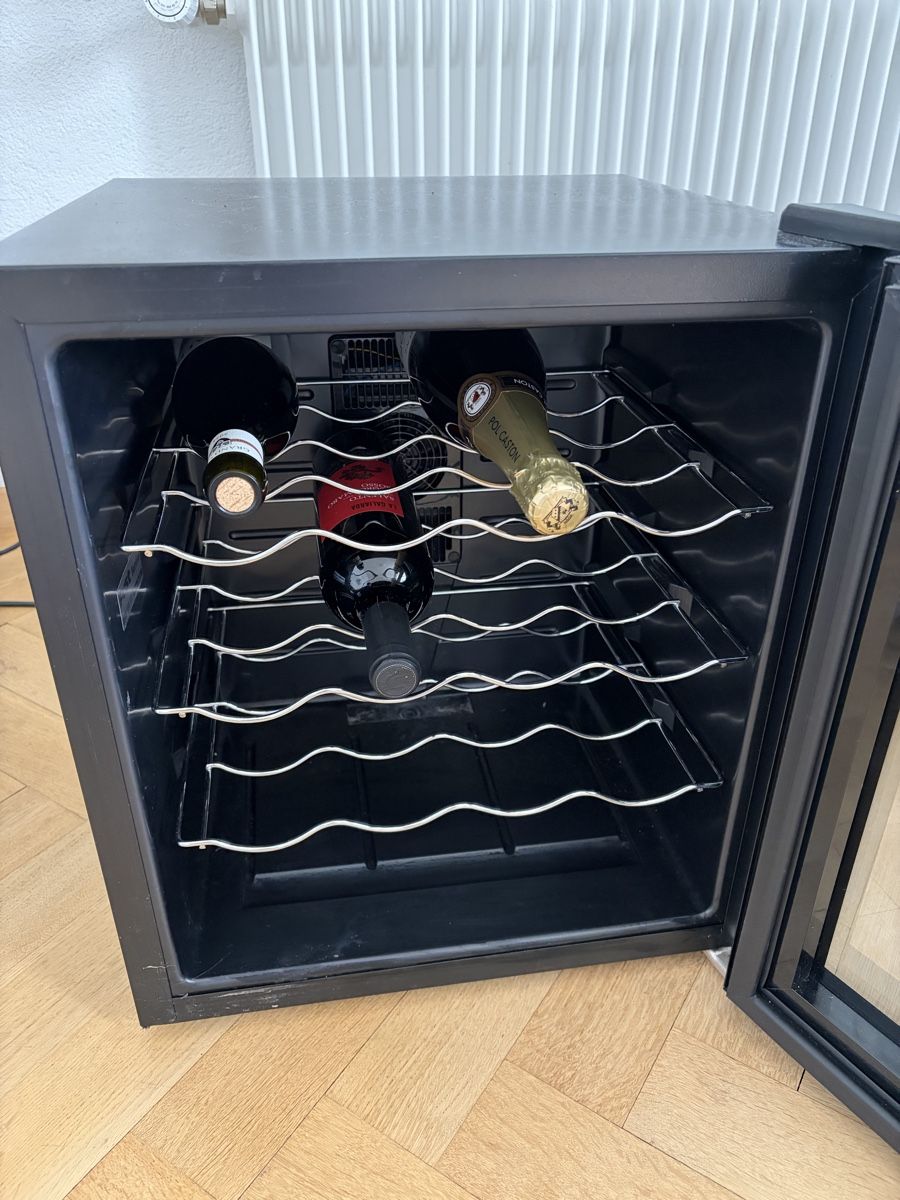 Frigoriferi: Weinkühlschrank – Usato da Bern venduto da nik_2kbk 1